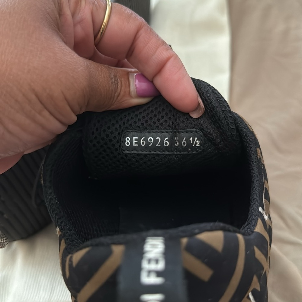 Fendi - Picture 3 of 5